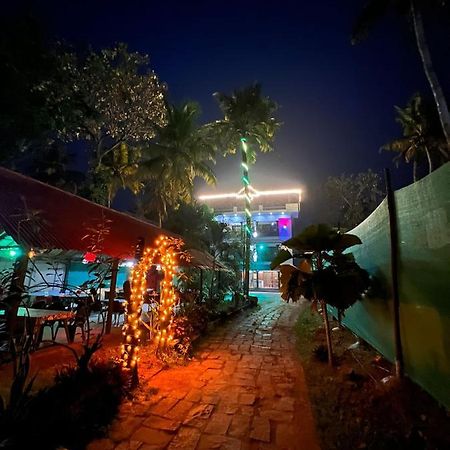 Mohans Ayurvedic Beach Resort Varkala Exteriör bild